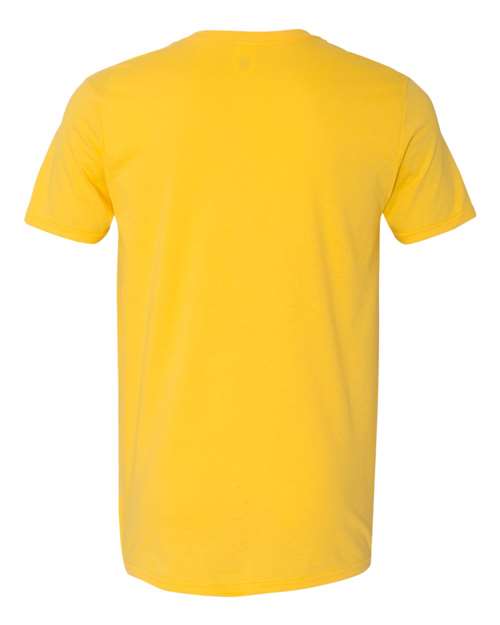 Gildan 64000 Softstyle T-shirt in Daisy, back view showing the neckline and short sleeves.