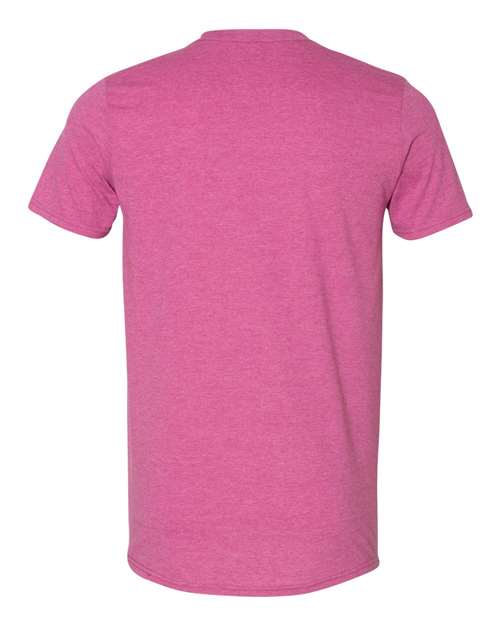 Gildan 64000 Softstyle T-shirt in Heather Berry, back view showing the neckline and short sleeves.