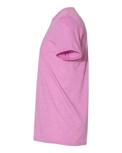 Gildan 64000 Softstyle T-shirt in Heather Radiant Orchid, side view showing the short sleeve and hem.
